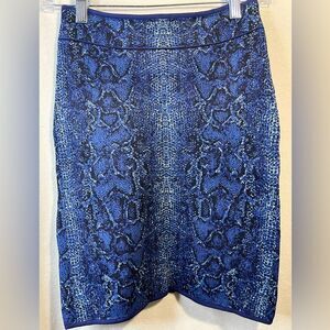 Chic Blue Snakeskin Print Pencil Skirt. Size Medium